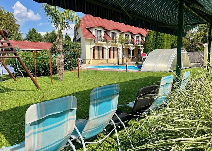 Bajor Panzio Buek-Buekfuerdo, Adults Friendly 12 Plus