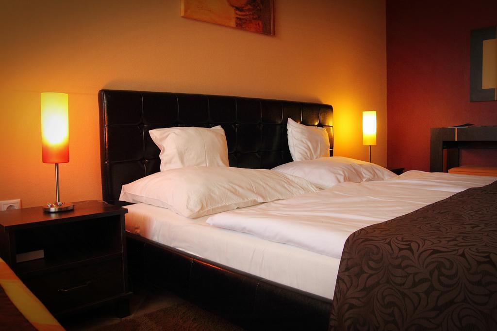 Bajor Panzio Buek-buekfuerdo, Adults Friendly 12 Aparthotel 3*