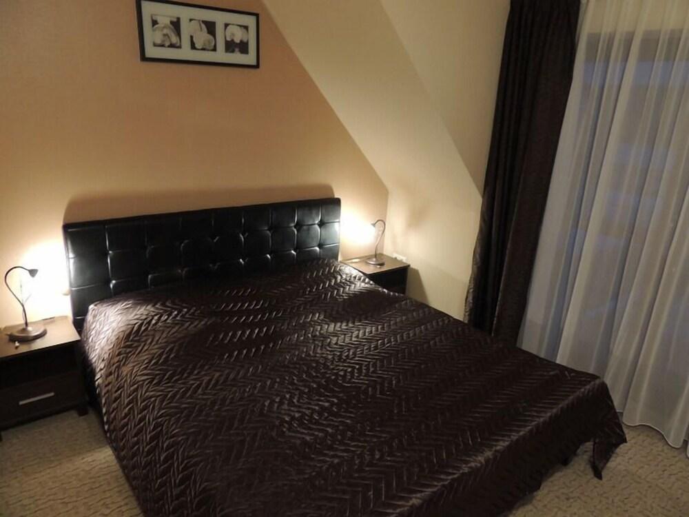 Bajor Panzio Buek-buekfuerdo, Adults Friendly 12 3*