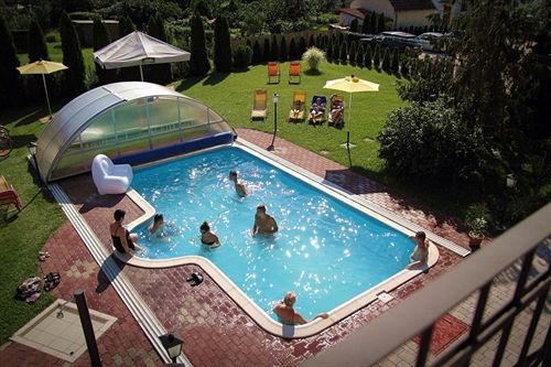 Bajor Panzio Buek-buekfuerdo, Adults Friendly 12